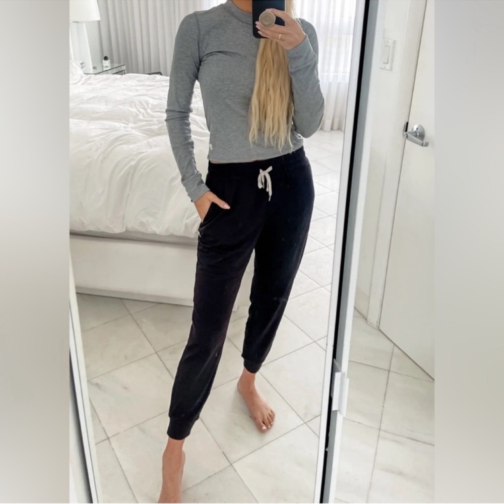 Vuori Performance Jogger